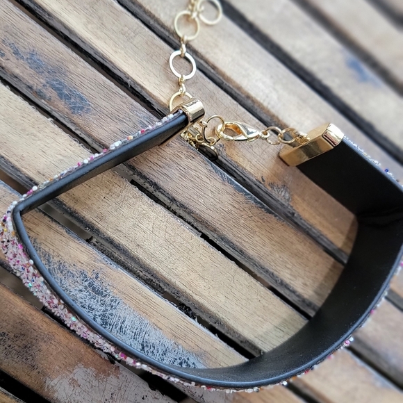 Jewelery - Picture 2 of 5